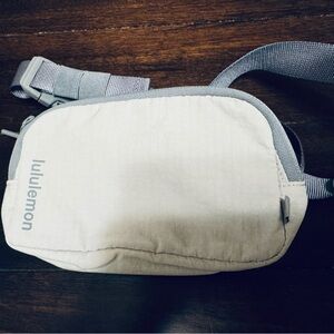 NWOT Lululemon Everywhere Mini Belt Bag Gray Ripstop Adjustable LU9BJ9S